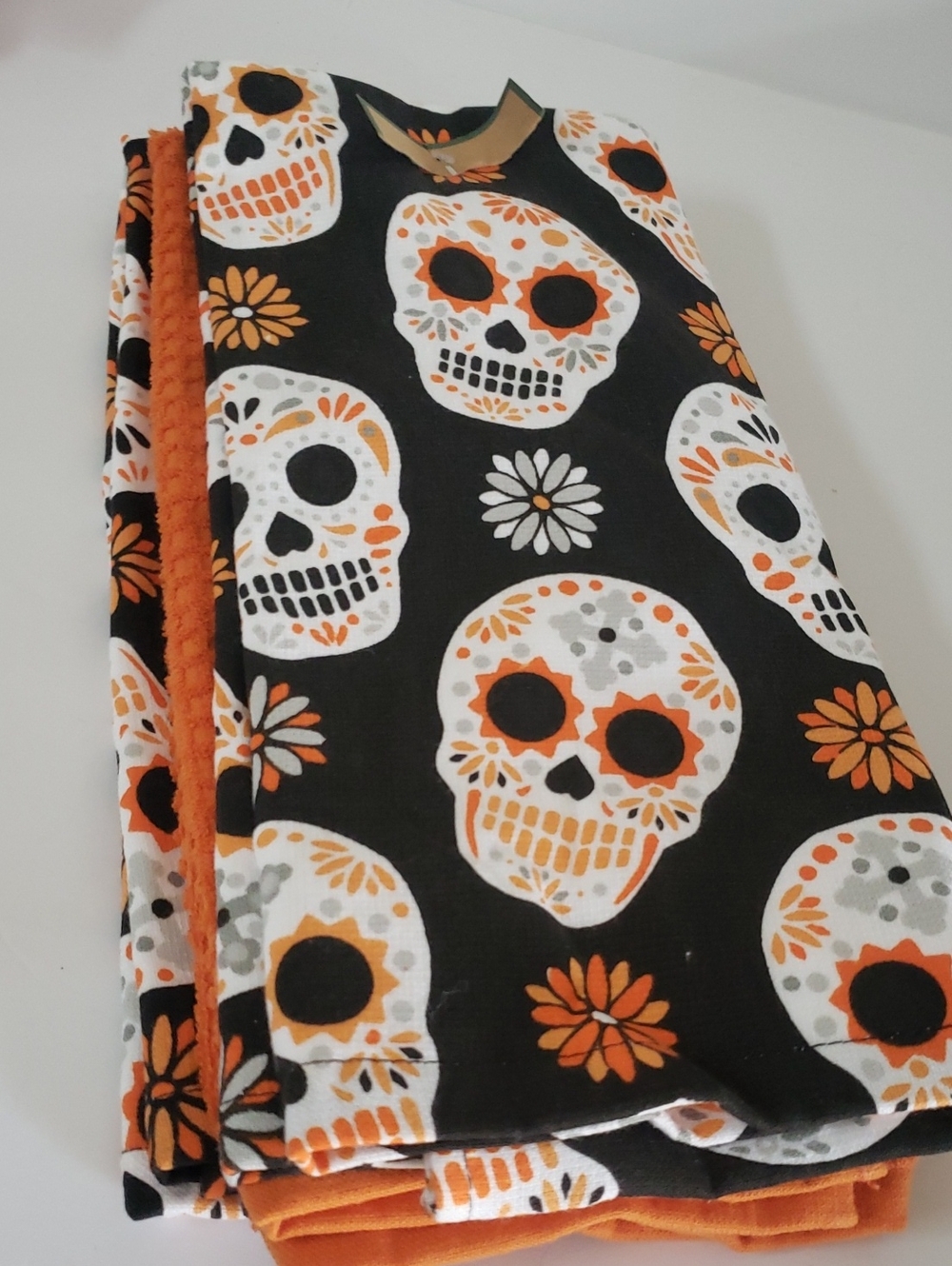 Deborah Connolly NWT Set/3 Sugar Skulls/Solid Kitchen Towels